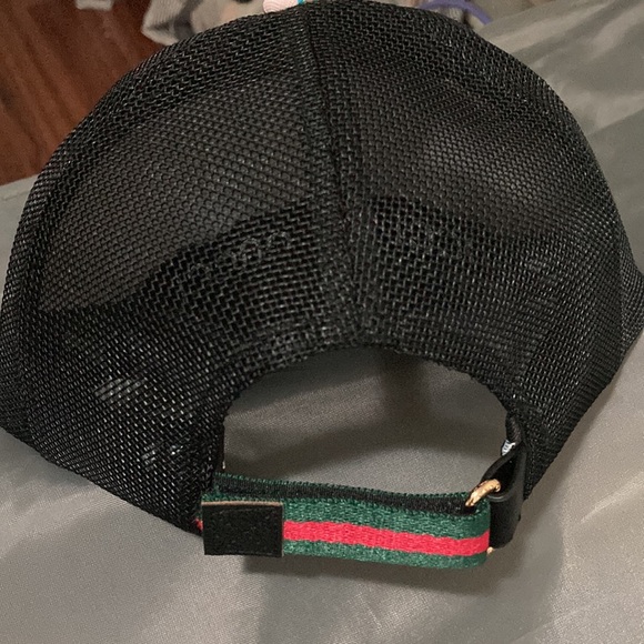 Blue flowers 💐 cap 🧢 - Picture 2 of 3